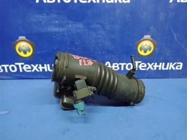 Патрубок воздушного фильтра Toyota Corsa  EL53 5E-FE 1999 