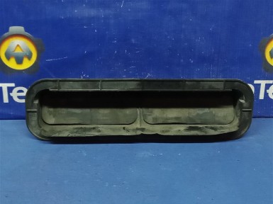 Решетка вентиляционная задняя левая Nissan  Primera TNP12 QR20DE 2005 