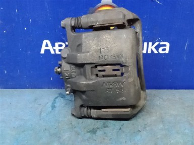 Суппорт передний правый Honda Torneo CF4  F20B 2000 