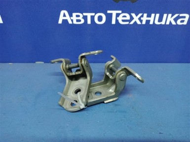 Петля двери передняя левая Nissan Bluebird  Sylphy QG10 QG18DE 2004 