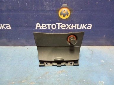 Прикуриватель передний Mazda Axela BKEP LF-DE  2004 