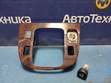 Прикуриватель передний Suzuki Grand Escudo  TX92W H27A 2003 