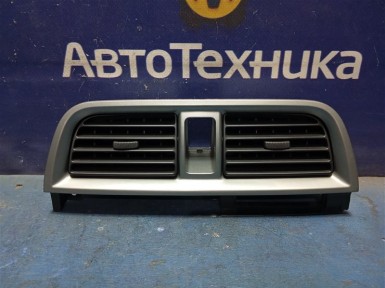 Решетка вентиляционная передняя Subaru Impreza  GG3 EJ152 2000 