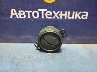 Решетка вентиляционная передняя Toyota Vitz  SCP10 1SZ-FE 2004 