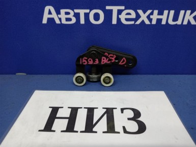 Ролик сдвижной двери задний нижний левый Honda Step Wagon RF3 K20A 2003