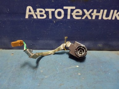 Игнитор блока розжига ксенона передний Subaru  Forester SG5 EJ202 2004 