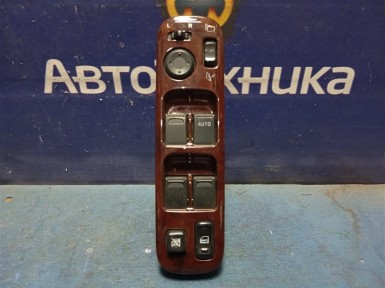 Блок управления стеклами передний правый  Suzuki Grand Escudo TX92W H27A 2003 