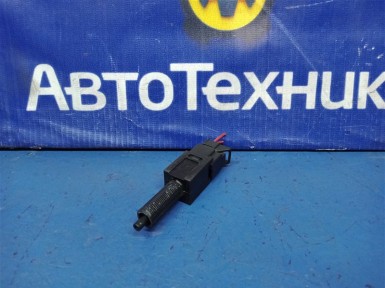 Концевик под педаль тормоза Nissan Bluebird  Sylphy FG10 QG15DE 2004 