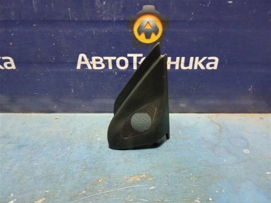 Накладка на дверь передняя правая Mitsubishi  Outlander CW5W 4B12 2006 