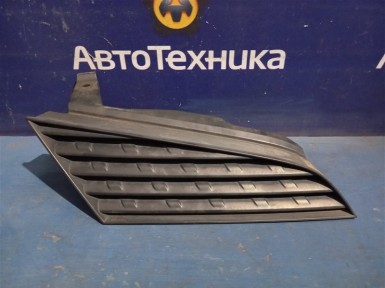 Решетка радиатора правая Nissan Primera TNP12 QR20DE 2005