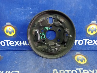 Щиток тормозного механизма задний правый Honda Fit GD1 L13A 2004