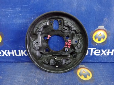 Щиток тормозного механизма задний правый Honda N-wgn JH1 S07A 2013