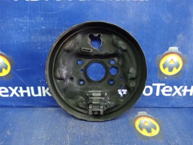 Щиток тормозного механизма задний правый  Toyota Corsa EL53 5E-FE 1999 