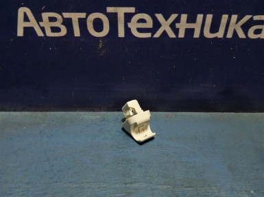 Кронштейн козырька солнцезащитного левый  Honda N-box JF3 S07B 2019 