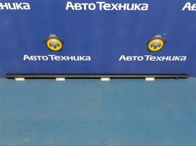 Молдинг стекла задний правый Honda Civic  EU1 D15B 2000 