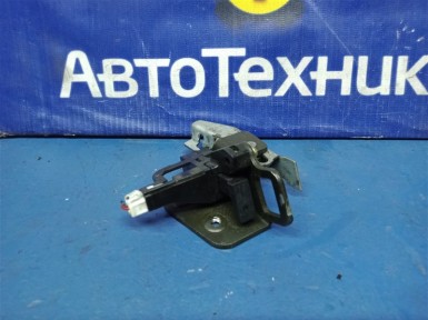 Петля замка багажника Nissan Sunny FB15 QG15DE 2004