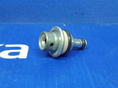 Регулятор давления топлива Nissan Tiida Latio SC11 HR15 2005