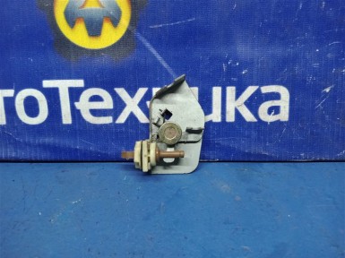 Замок лючка бензобака Nissan X-trail NT30 QR20DE 2004