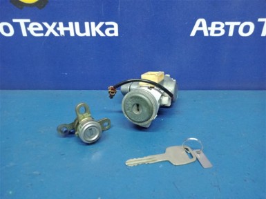Замок зажигания Nissan Bluebird Sylphy QG10  QG18DE 2004 