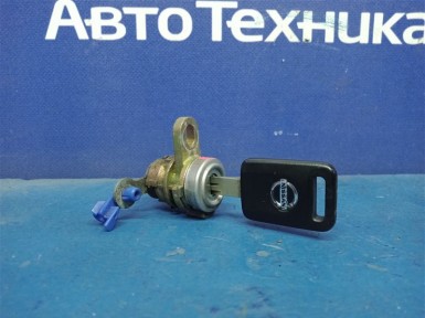 Личинка замка двери передняя правая Nissan  X-trail NT30 QR20DE 2005 