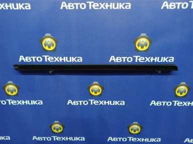 Уплотнитель стекла двери передний правый  Peugeot 407 6D/6E ES9A 2007 