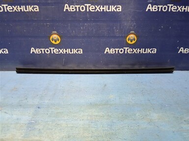 Уплотнитель стекла двери передний левый Toyota  Corolla Fielder ZRE162G 2ZR-FAE 2013 