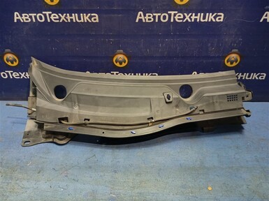 Решетка под лобовое стекло правая Mazda Axela  BMEFS PE-VPR 2014 
